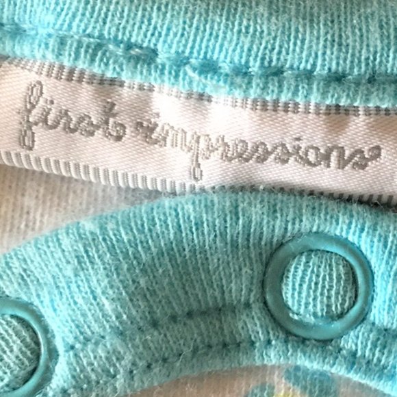 FIRST IMPRESSIONS 3-Bow Flutter Sleeve Onsie  0-3M - Picture 8 of 9